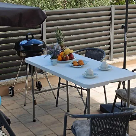 Bubble Oasis - Your Peaceful Escape Near Split 아파트